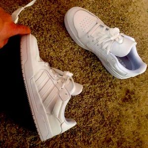 10.5 adidas men’s shoes